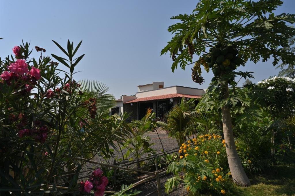 Apna Farmhouse - Private Villa With Pool & Play Area - Near Fort -15 Min To Ellora Caves Daulatabad Extérieur photo