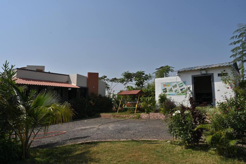 Apna Farmhouse - Private Villa With Pool & Play Area - Near Fort -15 Min To Ellora Caves Daulatabad Extérieur photo